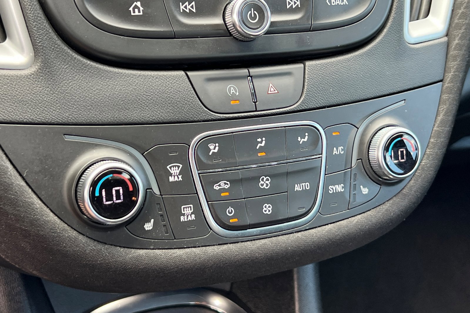 2024 Chevrolet Malibu 1LT photo 18