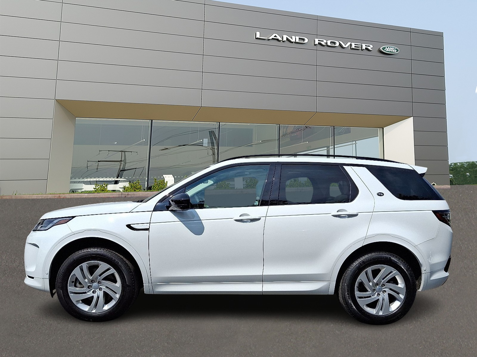 2024 Land Rover Discovery Sport S photo 3