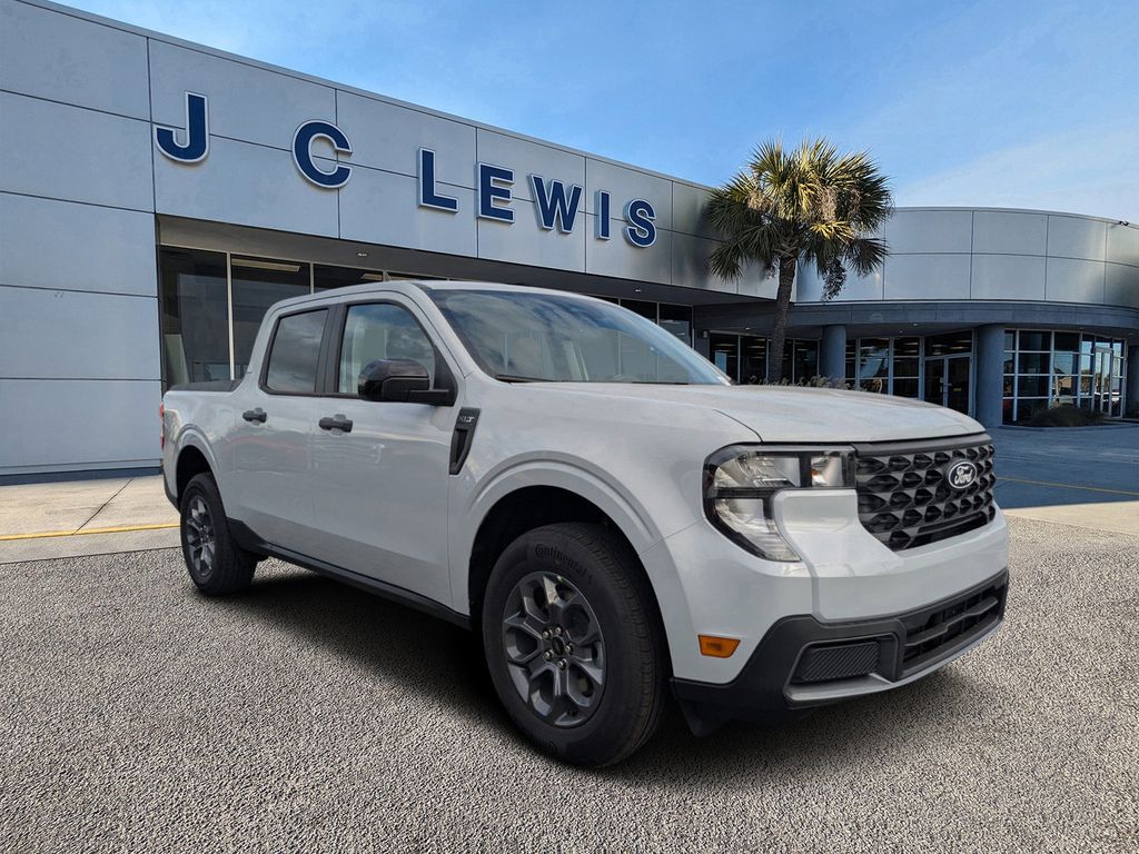2025 Ford Maverick XLT's photo