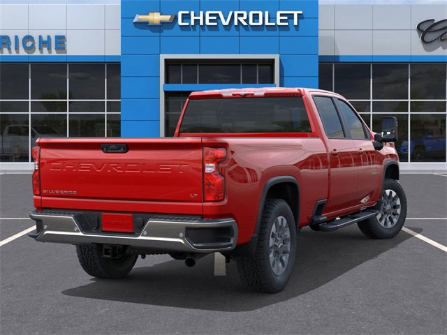 2025 Chevrolet Silverado LT photo 4