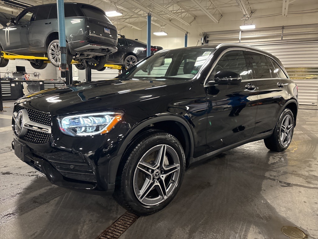 2022 Mercedes-Benz GLC GLC300's photo