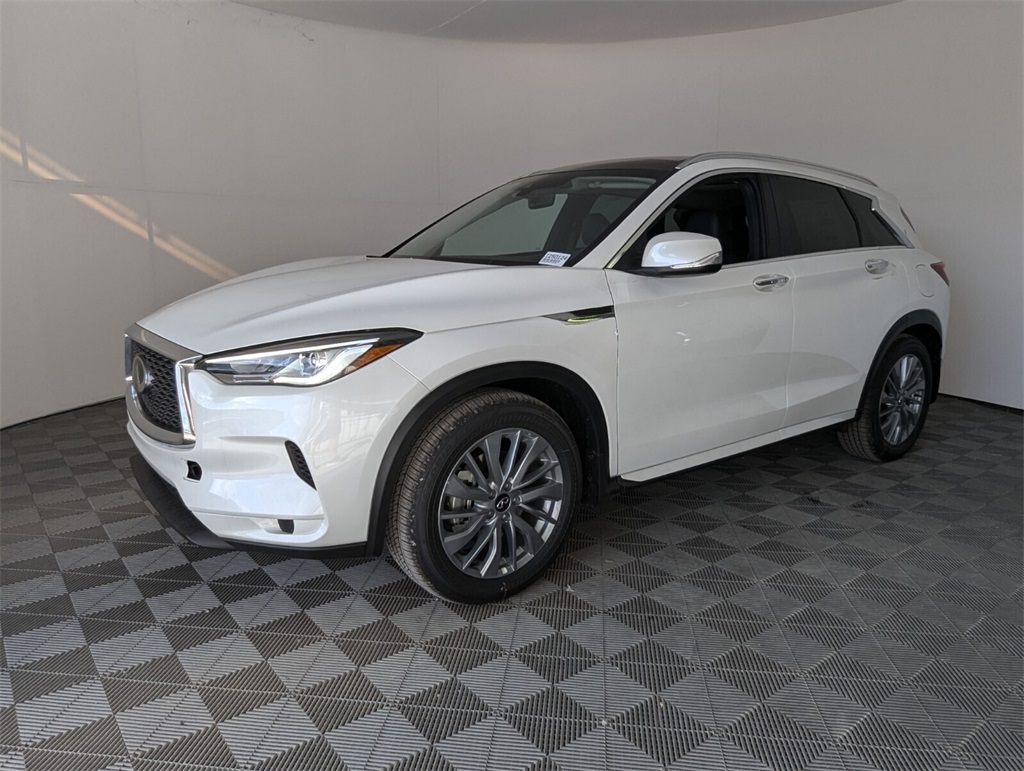 2025 Infiniti QX50 Luxe AWD photo 4