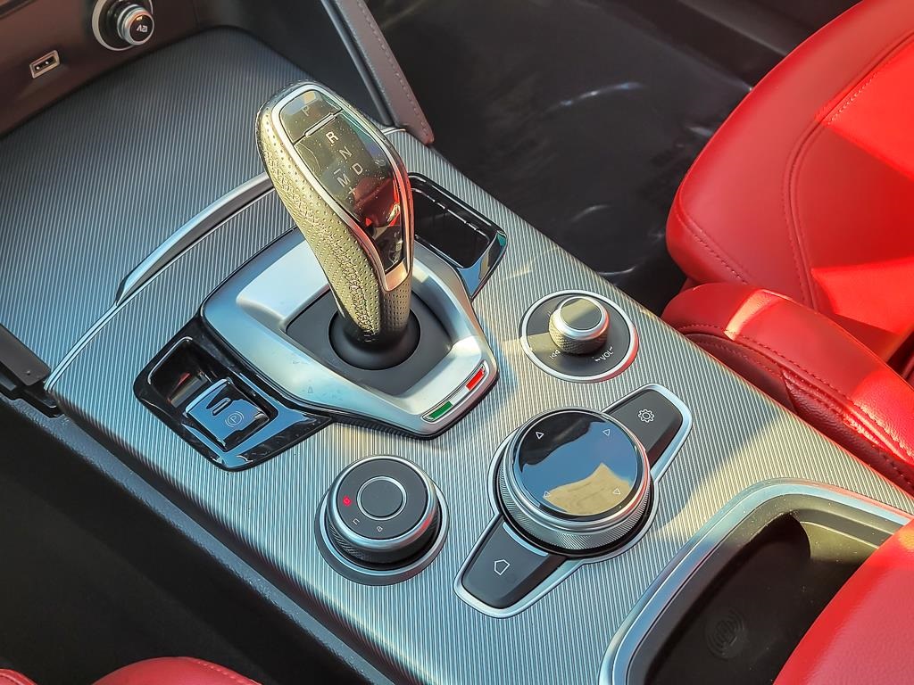 2022 ALFA ROMEO STELVIO - Image 17