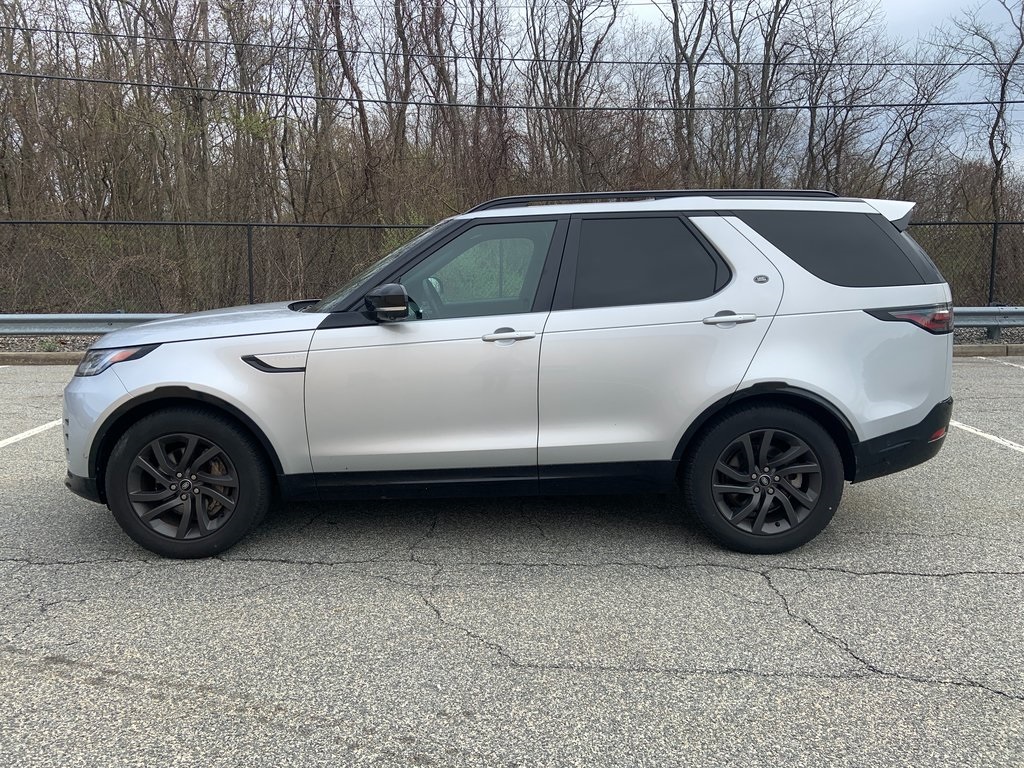 2023 Land Rover Discovery S R-Dynamic photo 5
