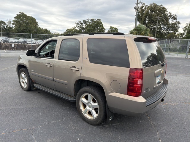 2007 Chevrolet Tahoe LTZ photo 2