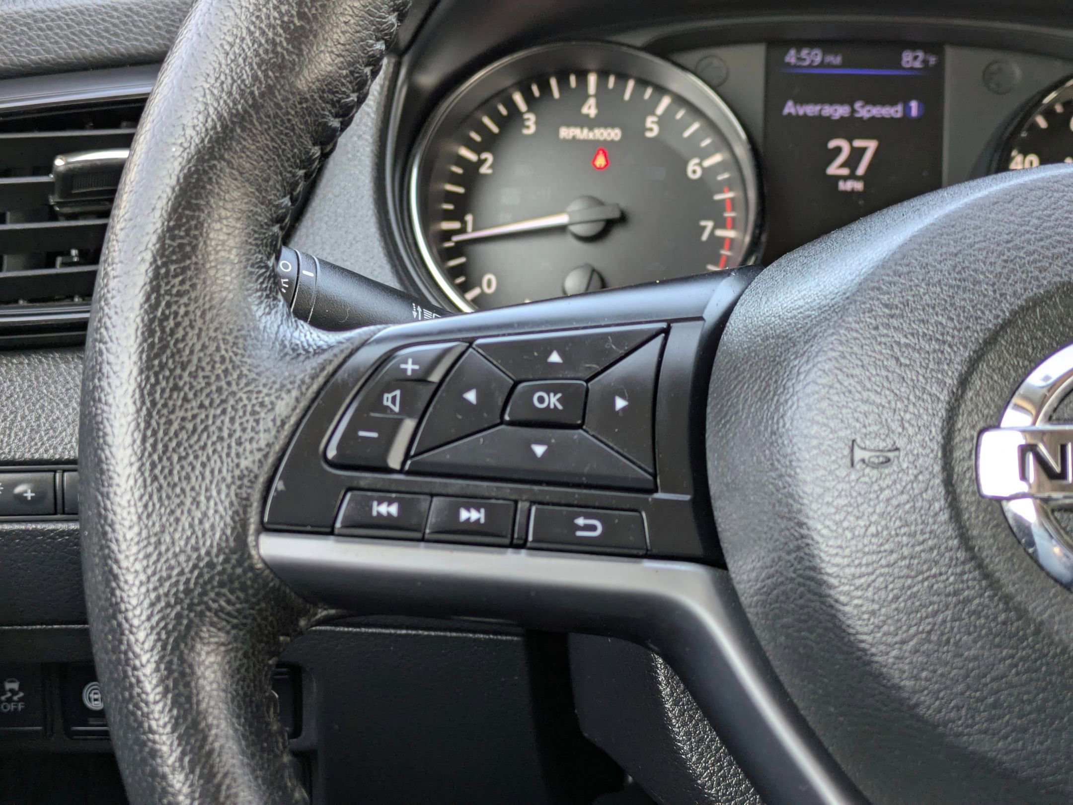 2020 Nissan Rogue SV photo 22