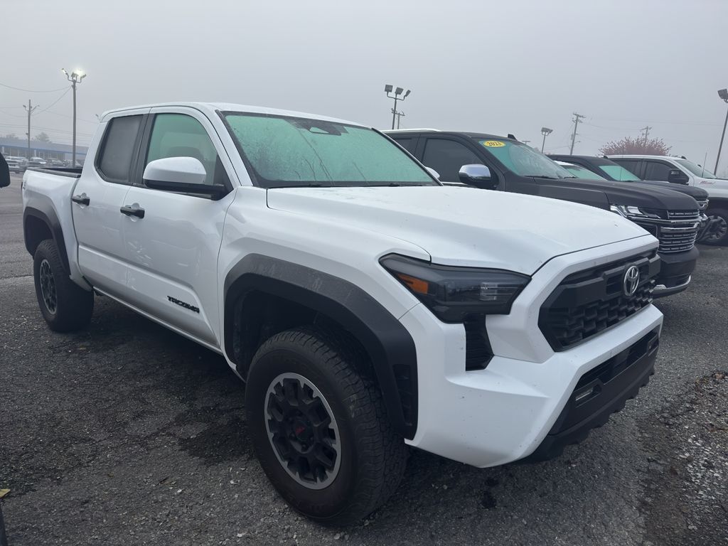 2024 Toyota Tacoma TRD photo 3