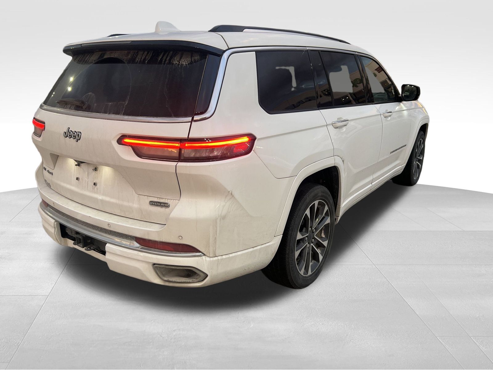 2022 Jeep Grand Cherokee Overland photo 3