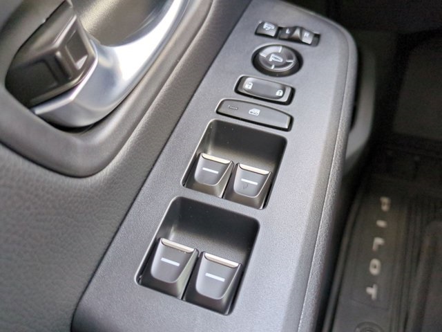 2025 Honda Pilot Elite photo 19