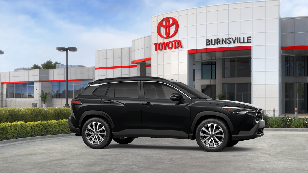 2025 Toyota Corolla Cross XLE photo 6