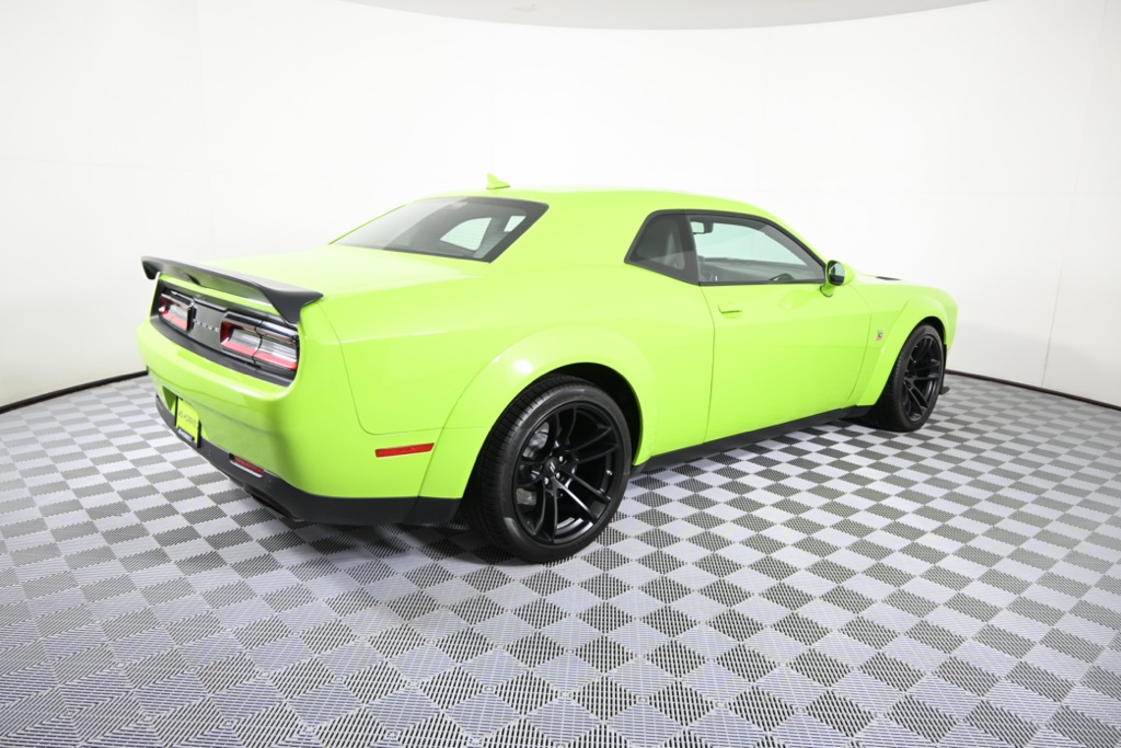 2023 Dodge Challenger R/T Scat Pack Widebody photo 6