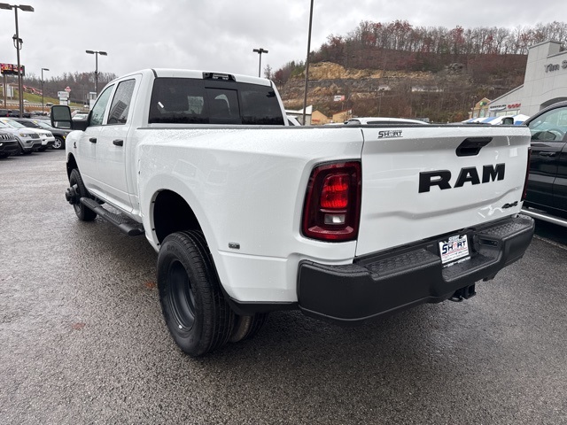 2026 Ram 3500 Tradesman photo 4