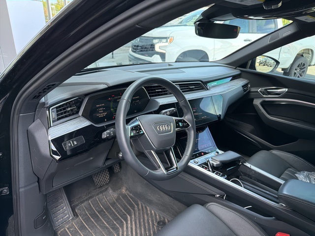 2023 Audi e-tron Prestige photo 6