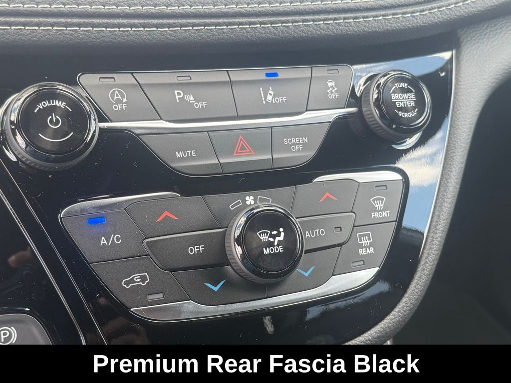 2026 Chrysler Pacifica Limited photo 12