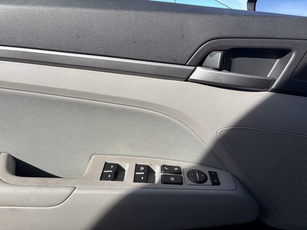 2018 Hyundai Elantra Value Edition photo 8