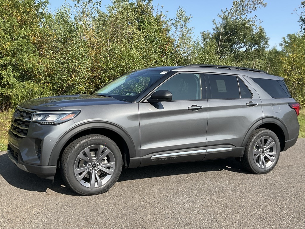 2025 Ford Explorer photo 30