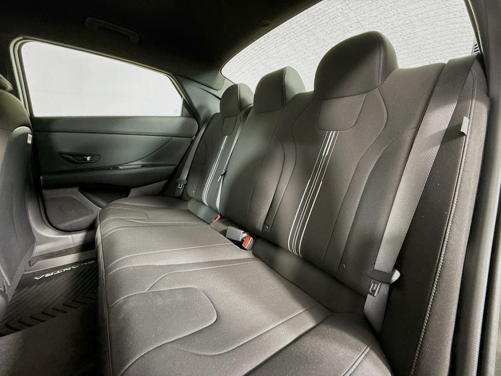2025 Hyundai Elantra Hybrid SEL Sport photo 21