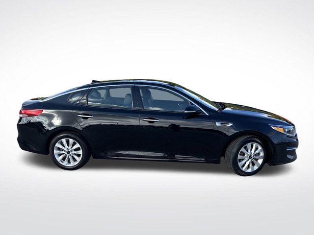 2016 Kia Optima EX photo 2