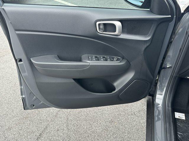 2025 Hyundai Venue SE photo 10