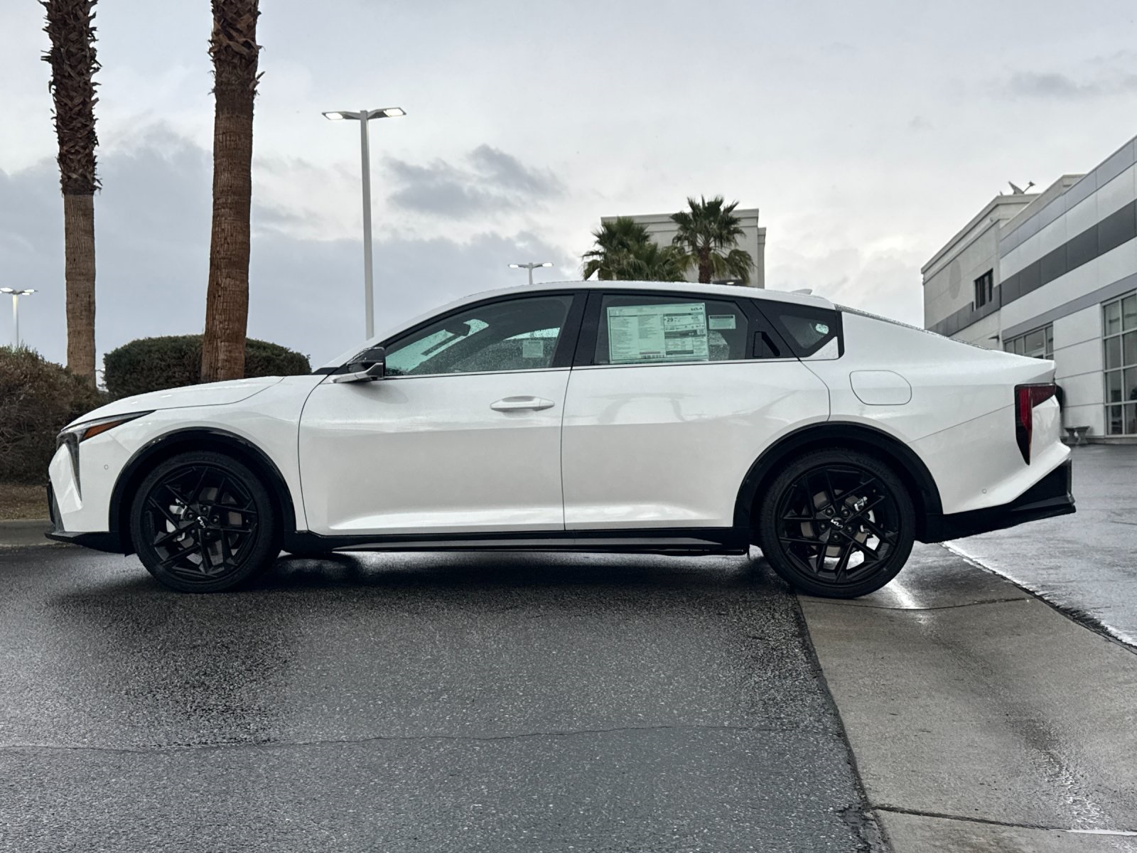 2025 Kia K4 GT-Line Turbo photo 5