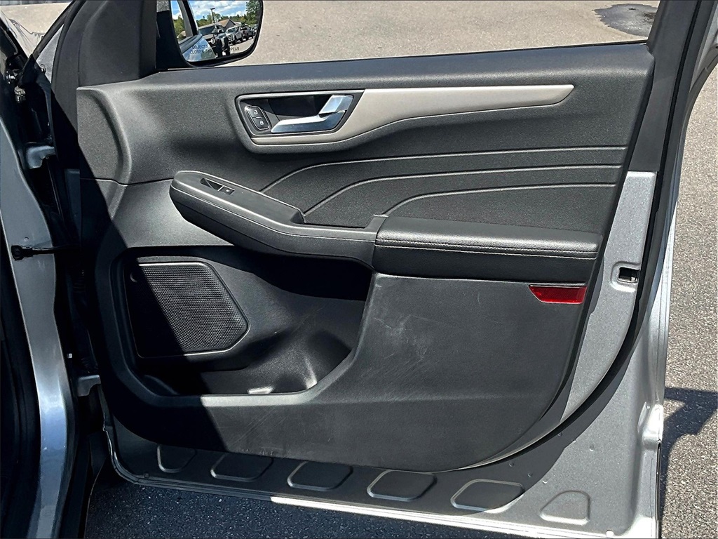 2022 Ford Escape SEL photo 11