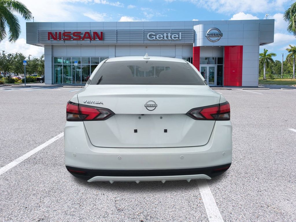 2025 Nissan Versa SV photo 5