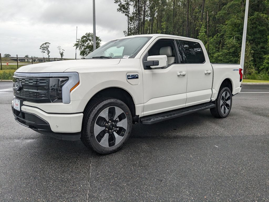 2025 Ford F-150 Lightning Platinum photo 8