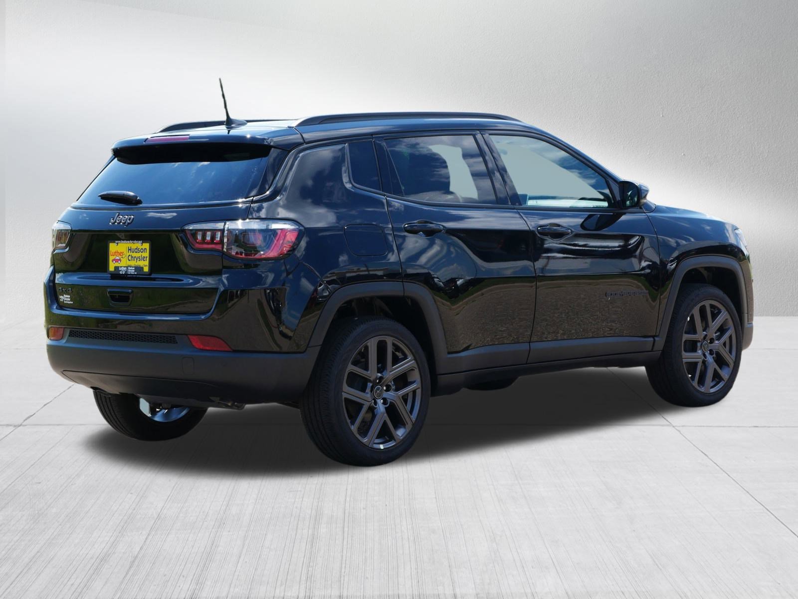 2025 Jeep Compass Limited photo 2