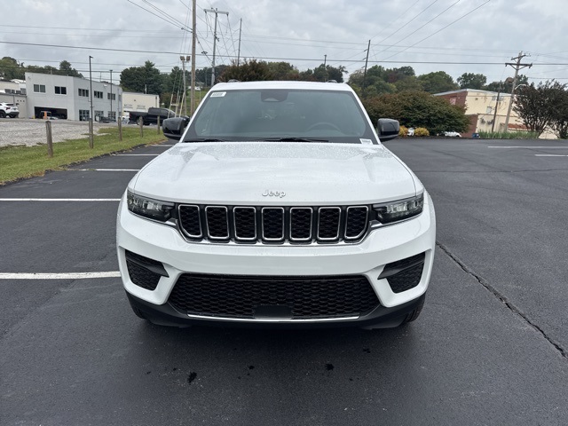 2025 Jeep Grand Cherokee Laredo X photo 2