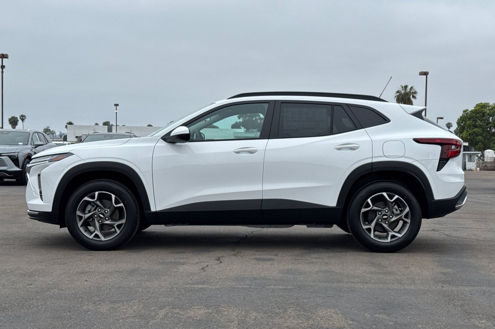 2025 Chevrolet Trax LT photo 3
