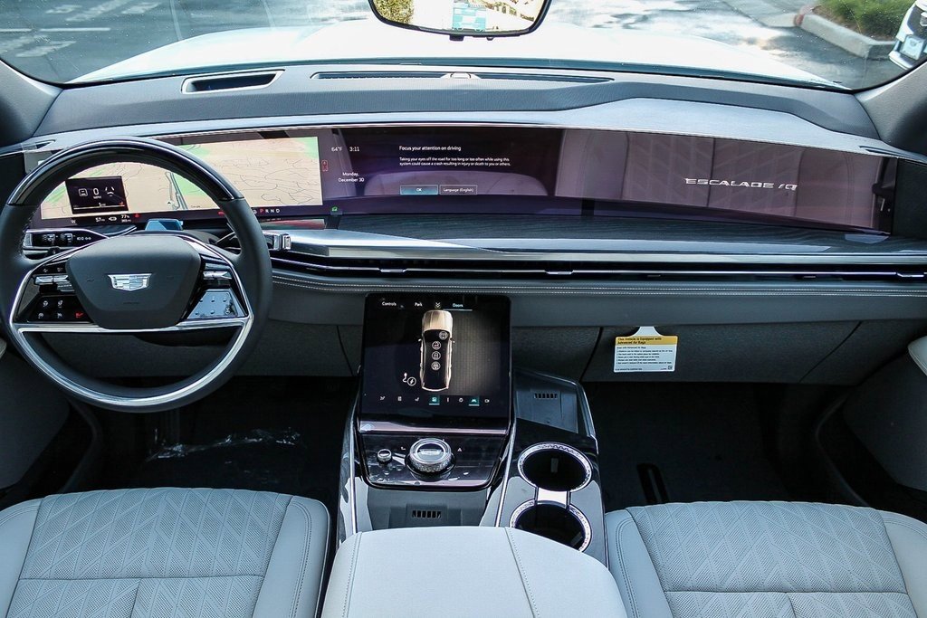 2025 Cadillac Escalade IQ Luxury photo 10