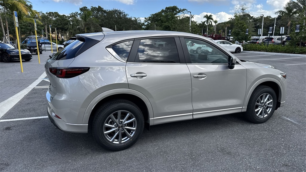 2025 Mazda CX-5 2.5 Select photo 4