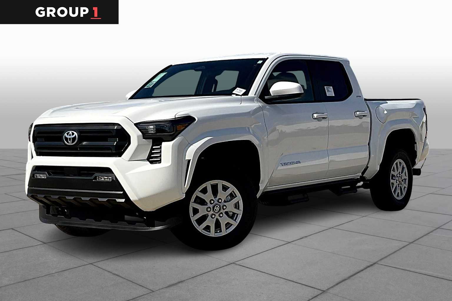 2025 Toyota Tacoma SR5's photo