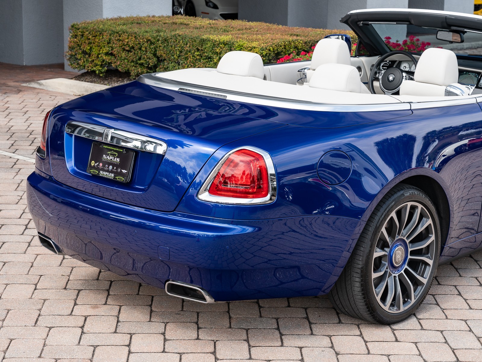 2018 Rolls Royce Dawn RR6 photo 3