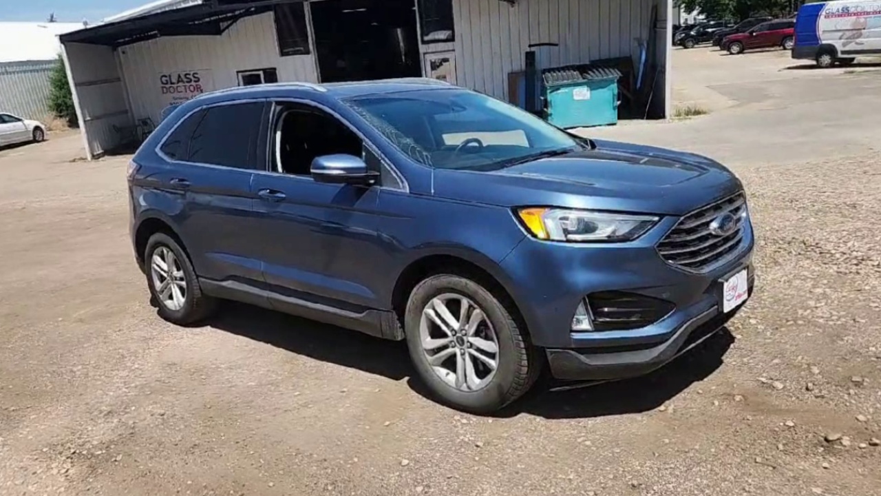 Used 2019 Blue Ford SEL image 1