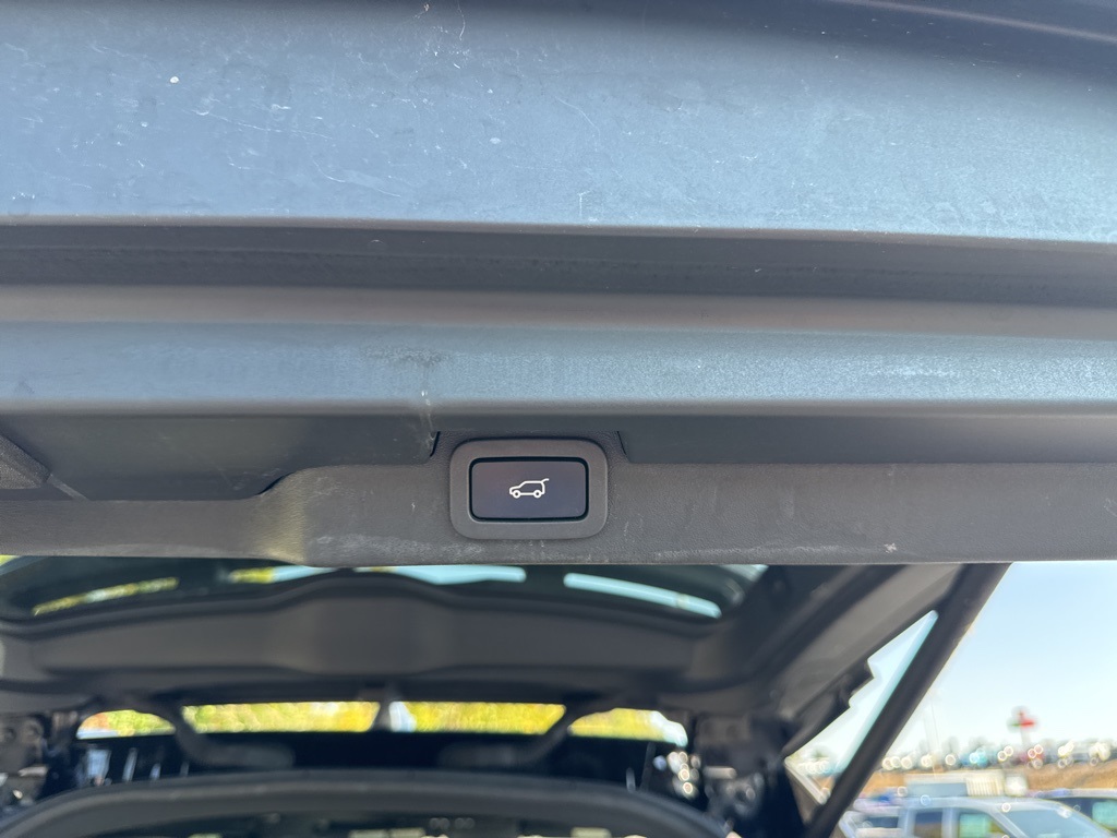 2020 Land Rover Discovery Landmark photo 9