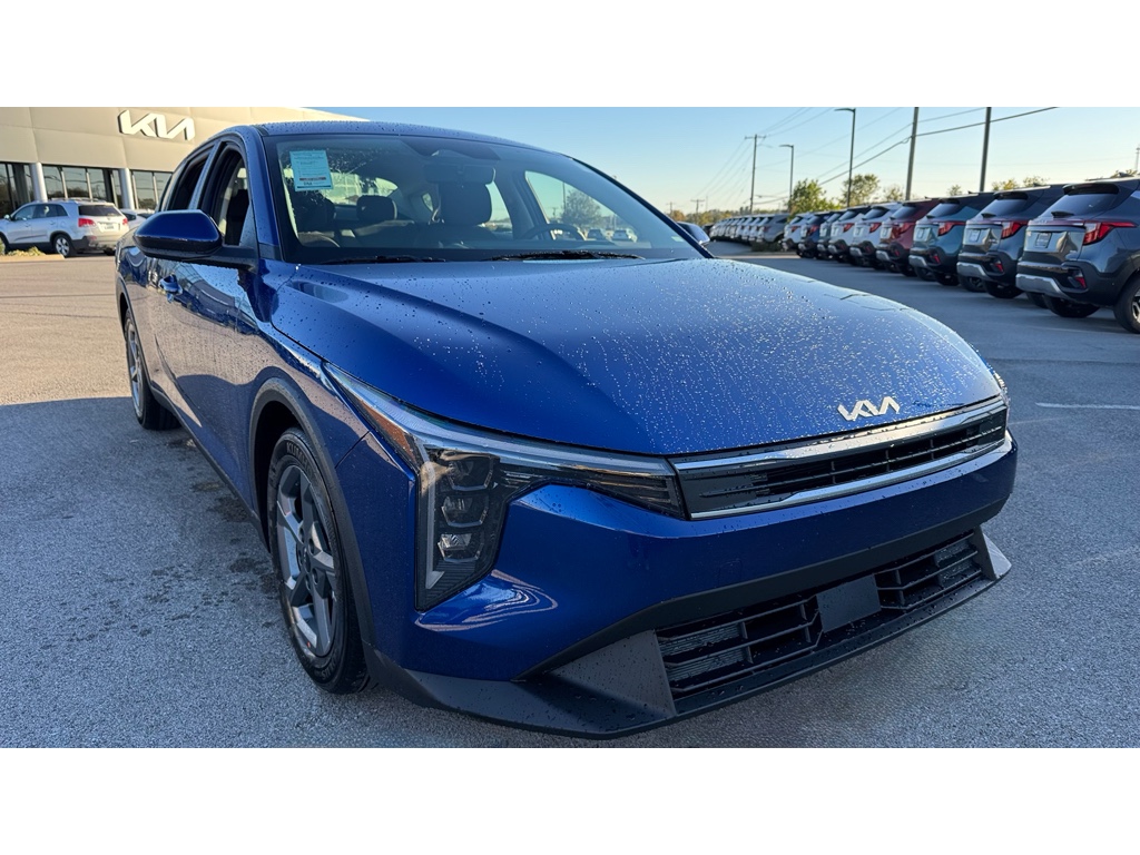 2025 Kia K4 LXS's photo