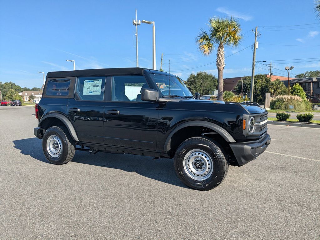 2025 Ford Bronco Base photo 2
