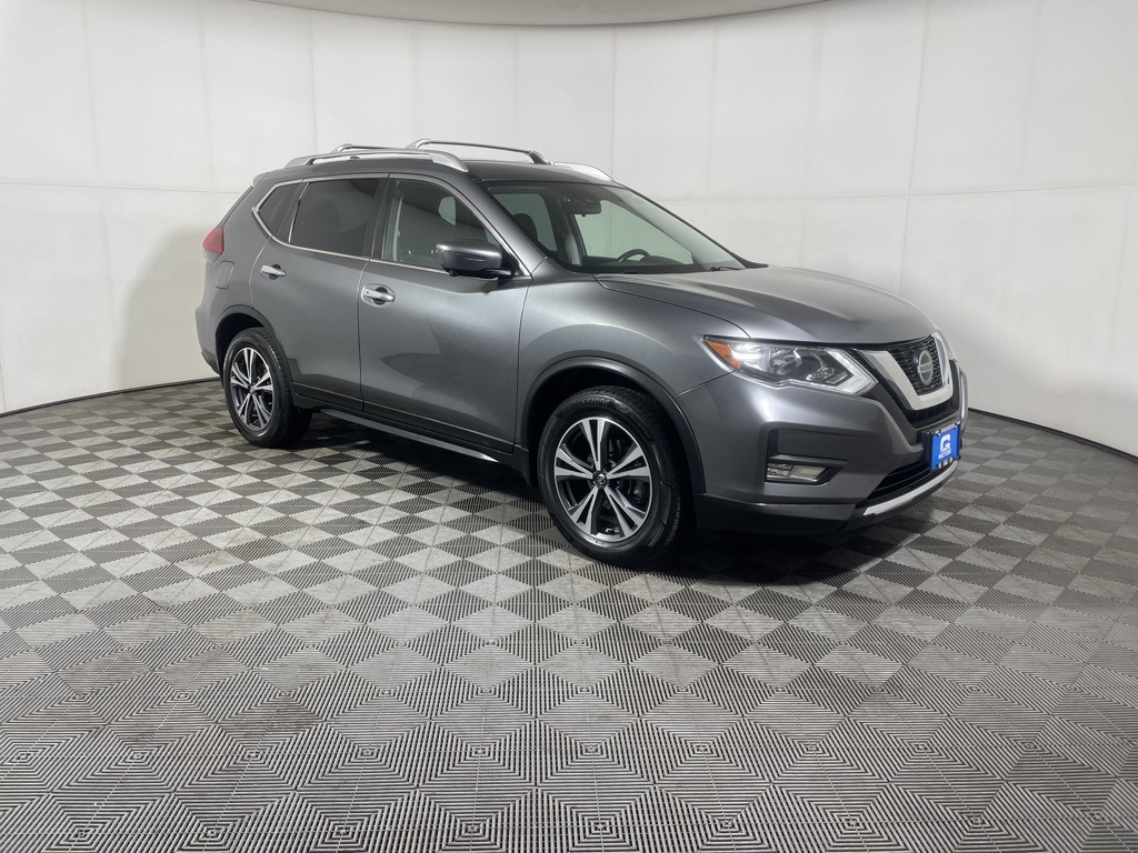 2019 Nissan Rogue SV photo 2