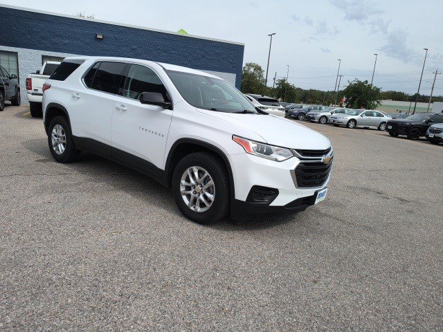 2019 Chevrolet Traverse LS photo 2