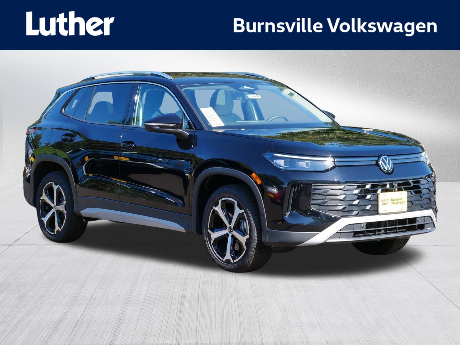 2025 Volkswagen Tiguan SE's photo