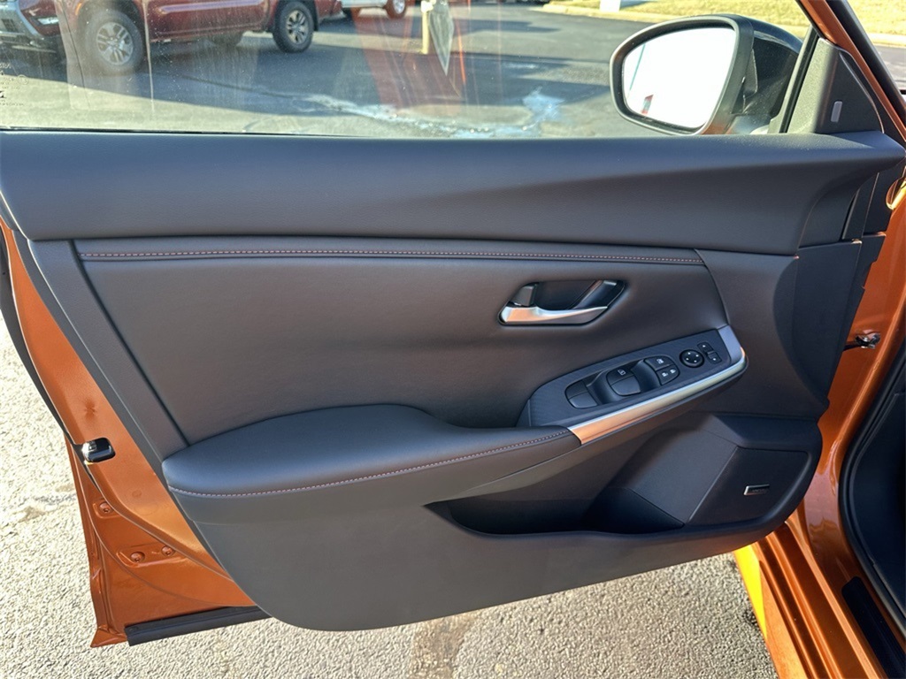 2025 Nissan Sentra SR photo 13