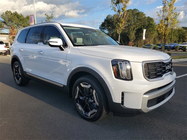2025 Kia Telluride S photo 3