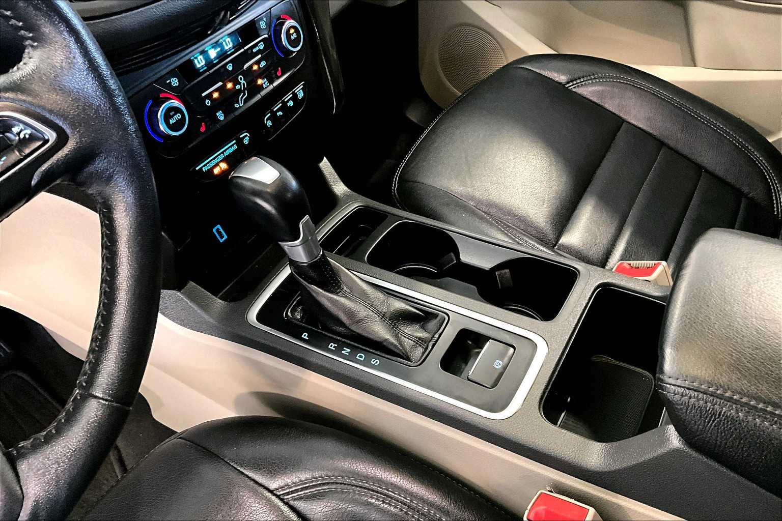 2017 Ford Escape Titanium photo 19