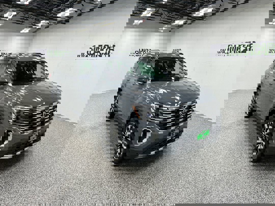 2026 Volkswagen Atlas SE Technology photo 2