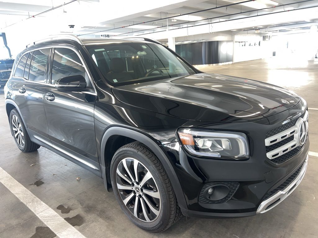 2022 Mercedes-Benz GLB's photo