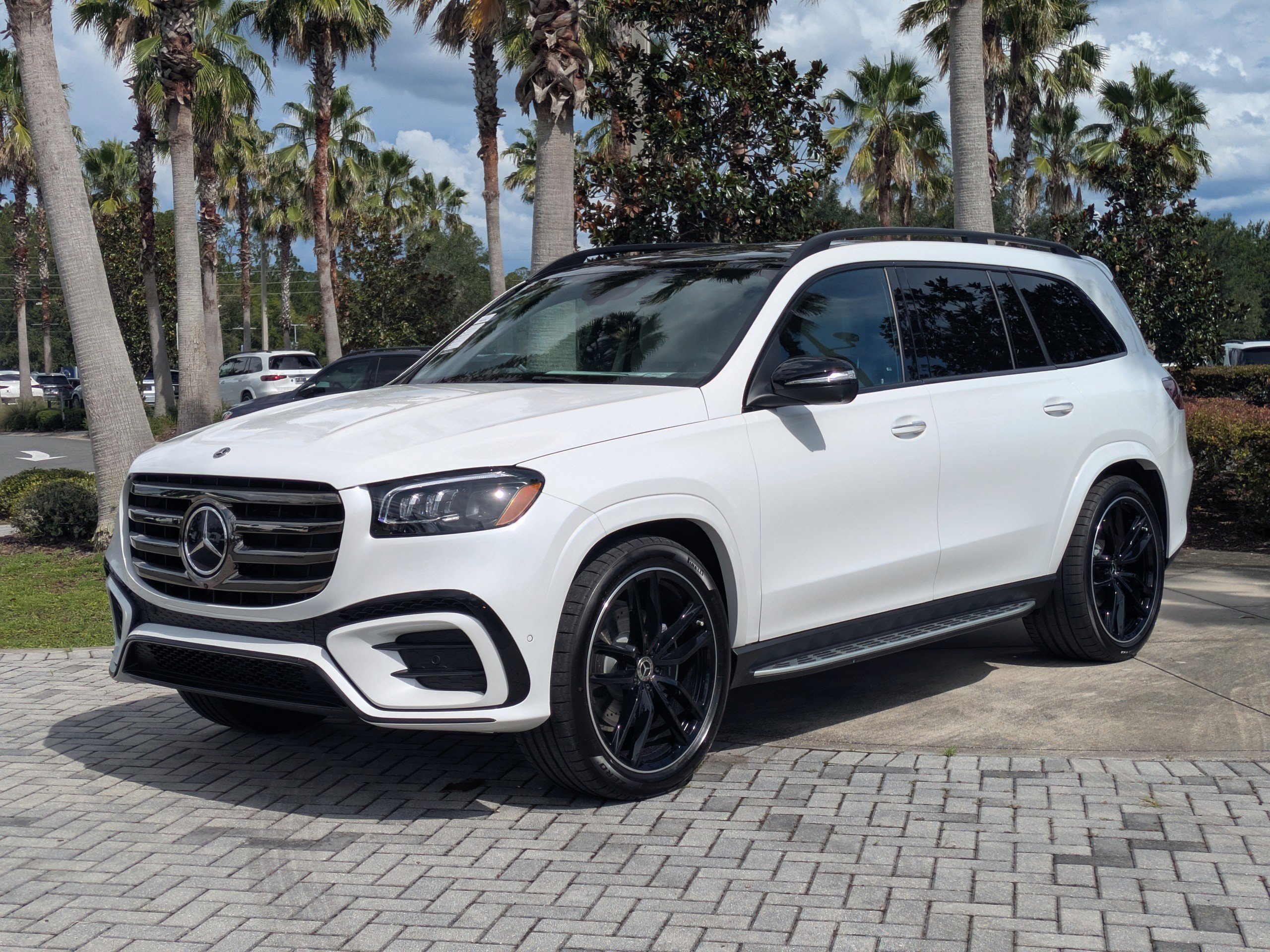 2025 Mercedes Benz GLS 450 4MATIC photo 9