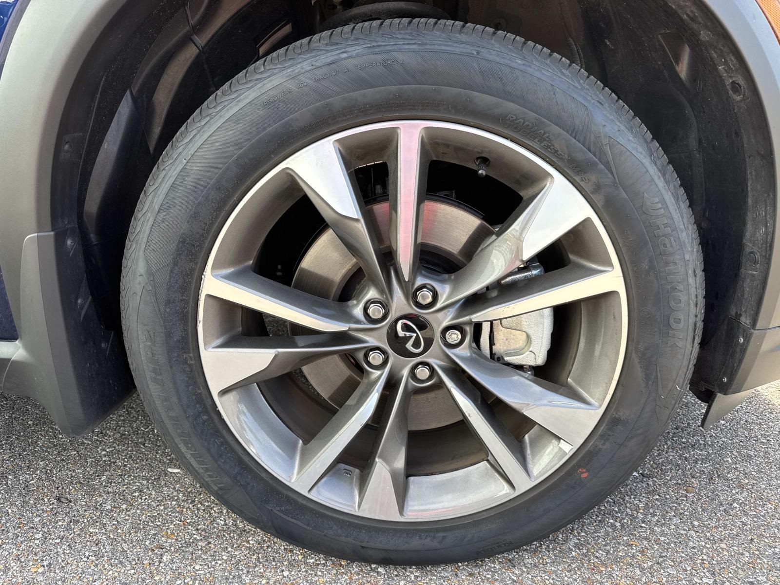 2025 Infiniti QX60 Luxe photo 2