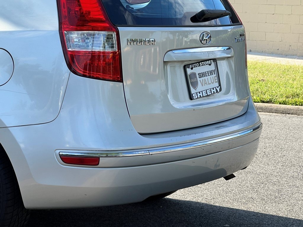 2010 Hyundai Elantra Touring SE photo 4
