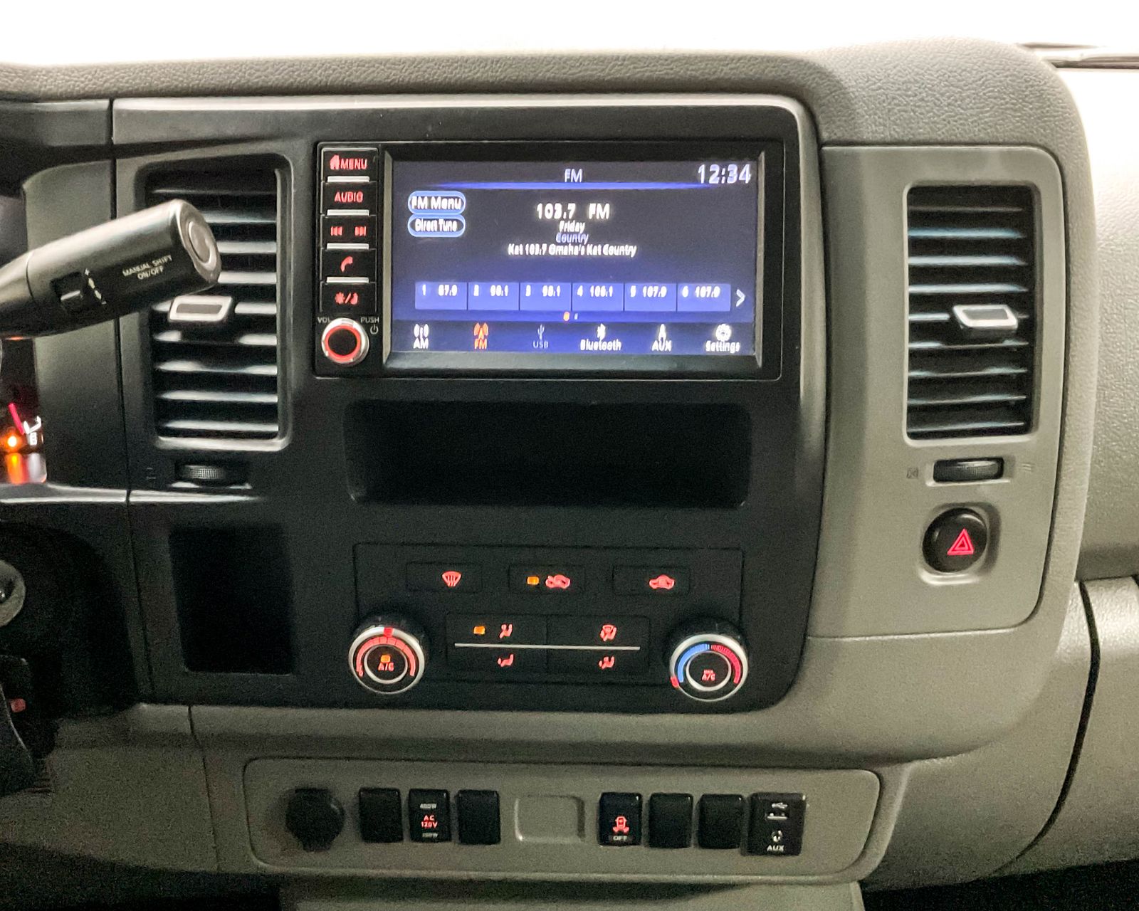 2021 Nissan NV2500 HD SV photo 10